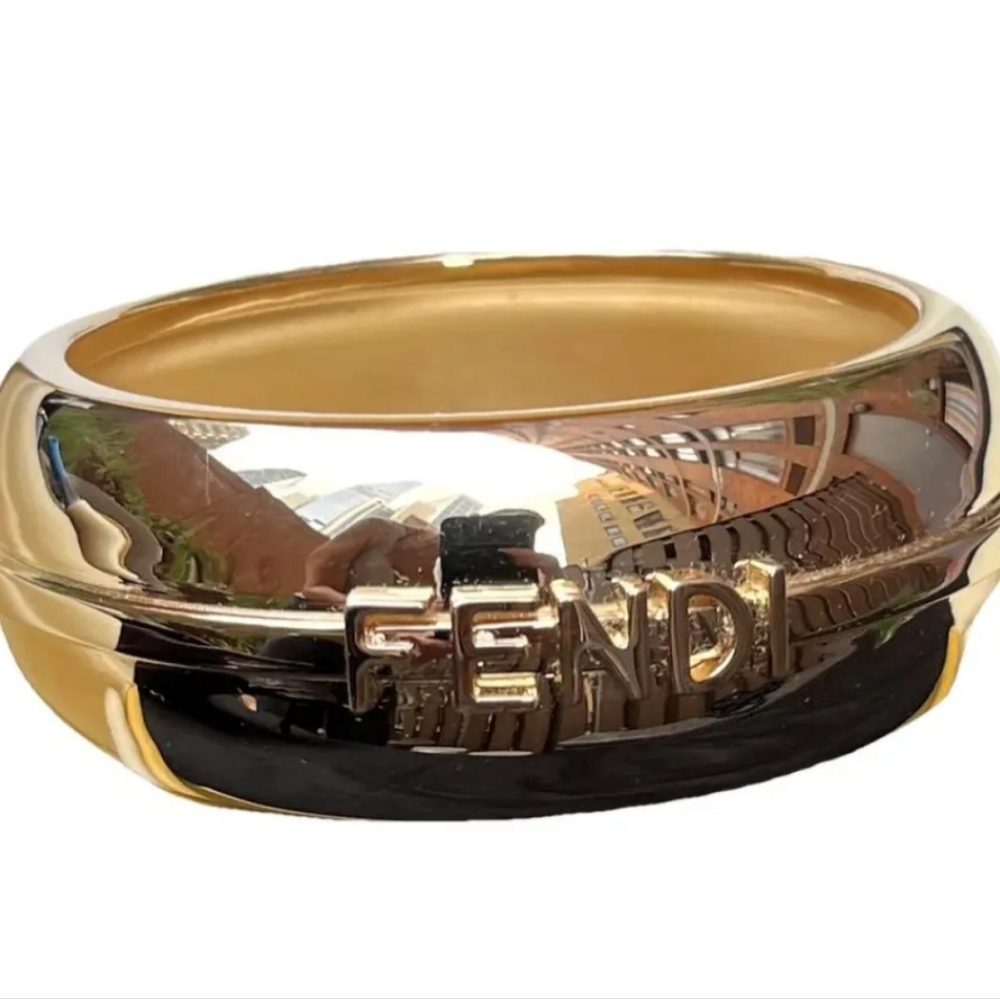 Fendi The Fendista bracelet/ Runway Piece/ Never Worn/ Gorgeous 😍 - Picture 3 of 7